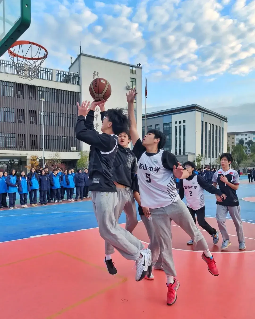 篮球青训营中的体能训练方案有哪些?_0